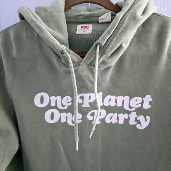 Levi’s One Planet One Party Sweatshirt size Medium Classic Casual Comfy Cozy - Picture 4 of 9